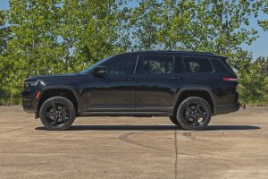 Jeep Grand Cherokee L Suspension Lift Kit - Rough Country - 2 Inch Lift Kit | W/O Air Suspension - '21-'26